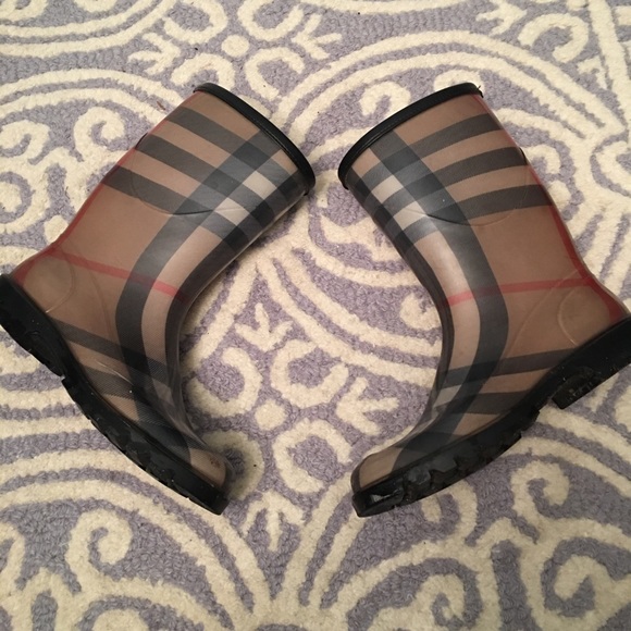 SOLD Authentic Burberry Rainboots - Picture 3 of 6